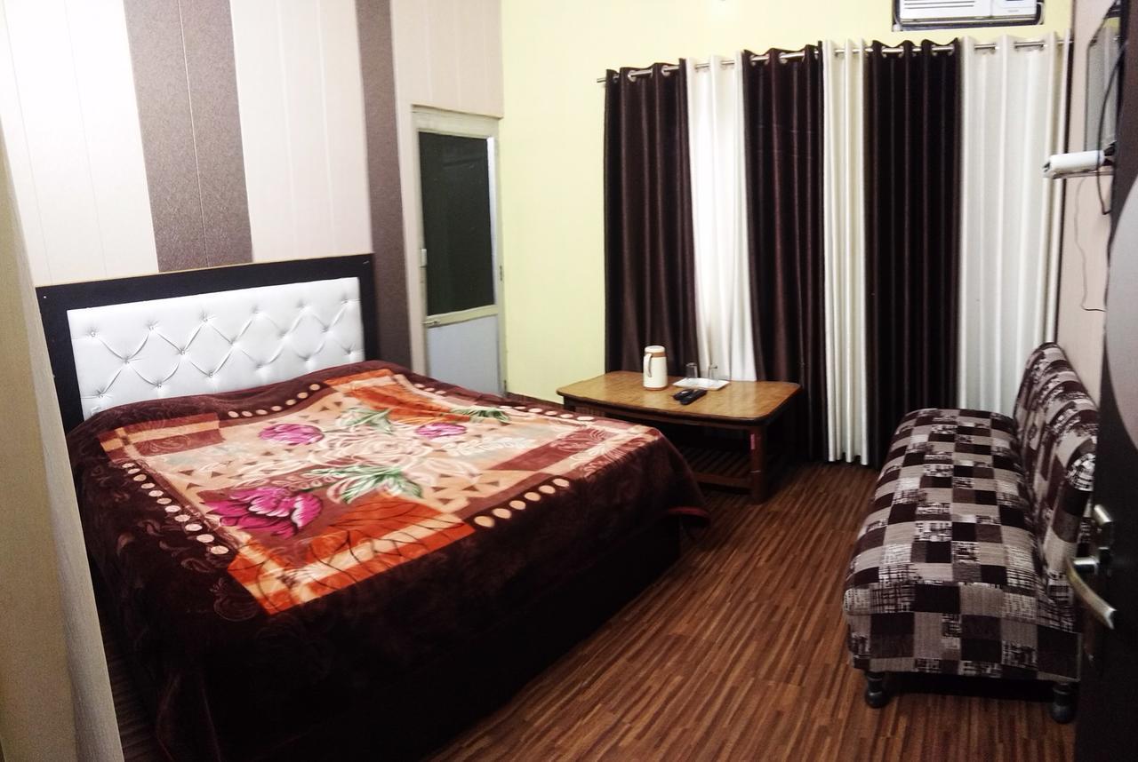Hotel Ashok Харидвар Экстерьер фото
